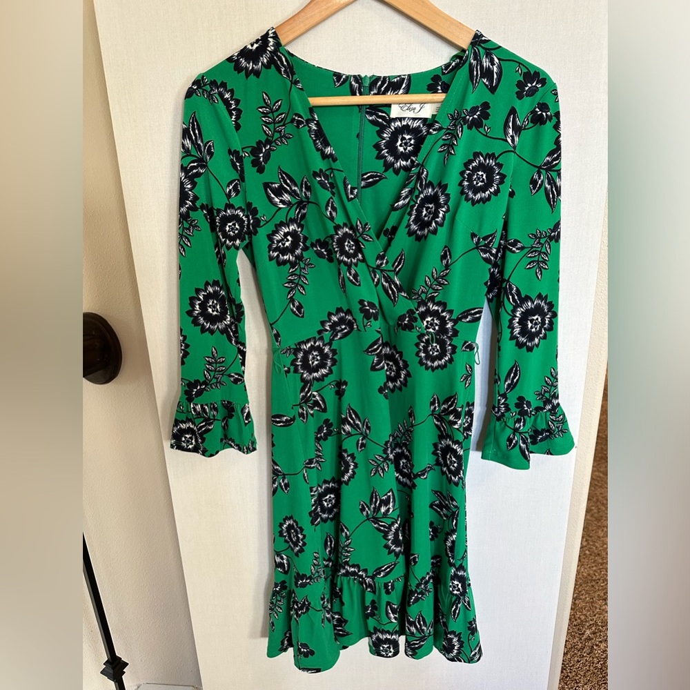 Midi and Casual Green Dress